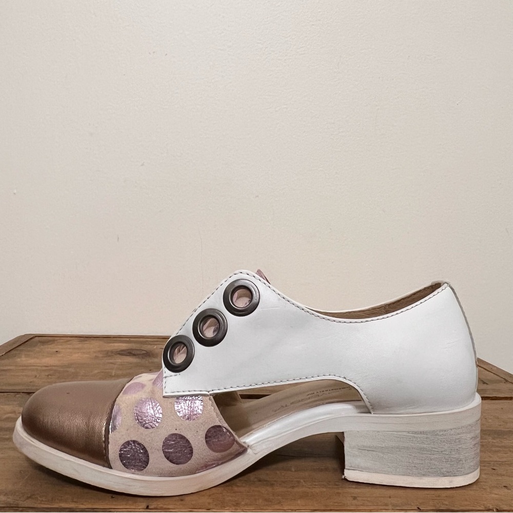 Unity in Diversity Valley White Pink Polka Dot Oxford Shoes Artsy - Picture 6 of 12